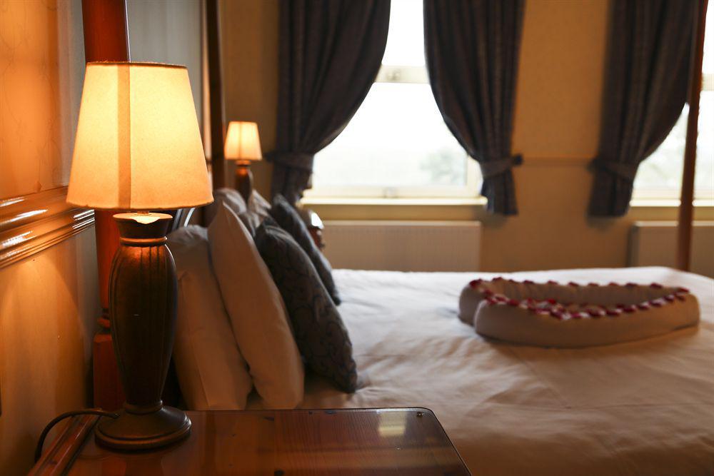 Studley Castle Hotel Exterior foto